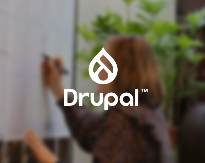 afbeelding van het drupal logo met een geblurde achtergrond